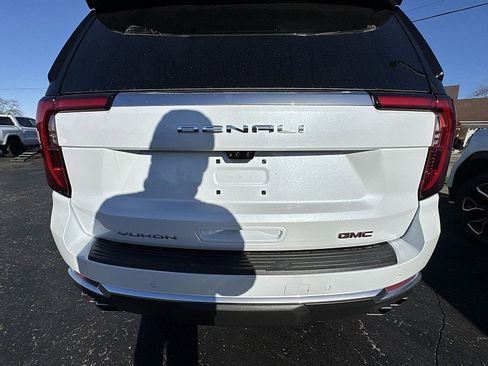 New 2026 GMC Yukon Denali w/ Denali Reserve Package image 12