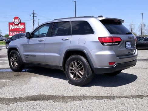 Used 2016 Jeep Grand Cherokee Laredo 75th Anniversary image 4