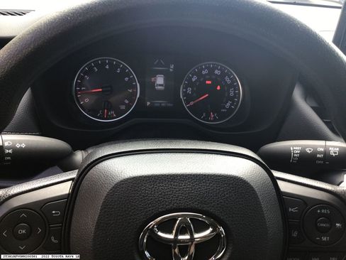 Used 2022 Toyota RAV4 LE FWD image 14