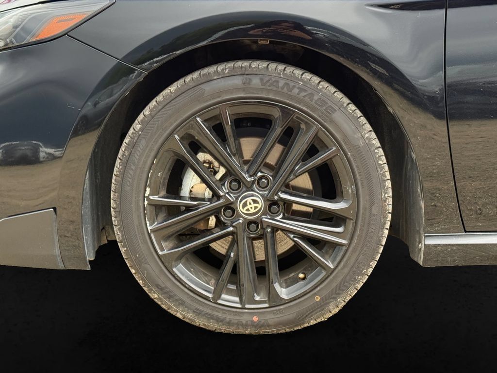 Used 2025 Toyota Camry SE FWD image 12