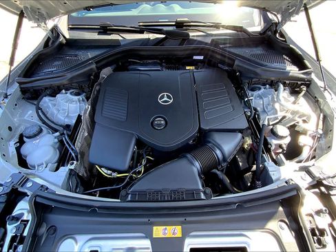 Certified 2025 Mercedes-Benz GLC 300 4MATIC image 19
