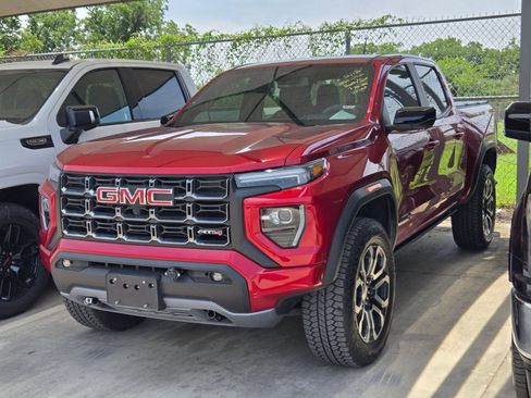 Used 2024 GMC Canyon AT4 w/ AT4 Premium Package AWD/4WD image 3