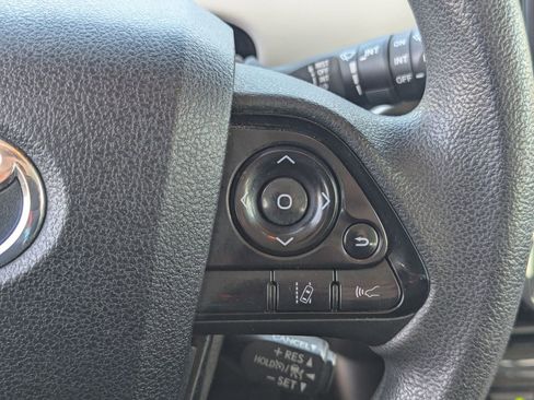 Used 2020 Toyota Prius AWD image 19