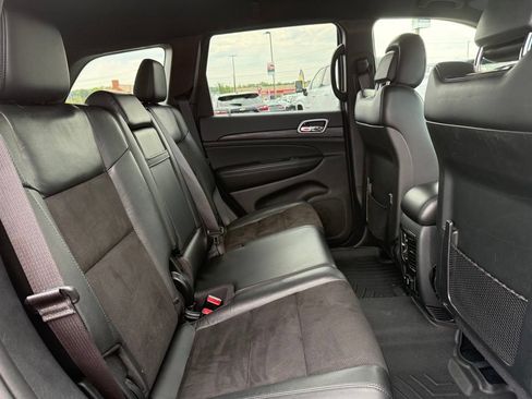 Used 2020 Jeep Grand Cherokee Altitude AWD/4WD image 12