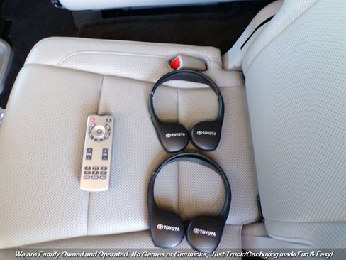 Used 2018 Toyota Highlander Limited FWD image 44
