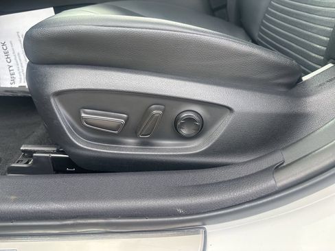 Used 2024 Toyota Camry SE FWD image 12
