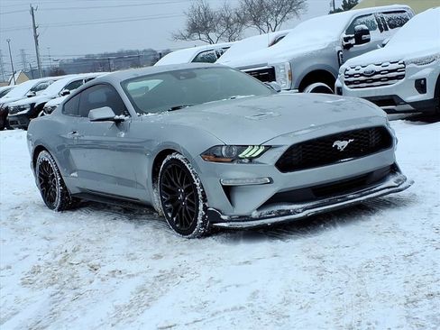 Used 2022 Ford Mustang Coupe image 6