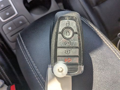 Used 2022 Ford Escape SEL w/ Technology Package image 34