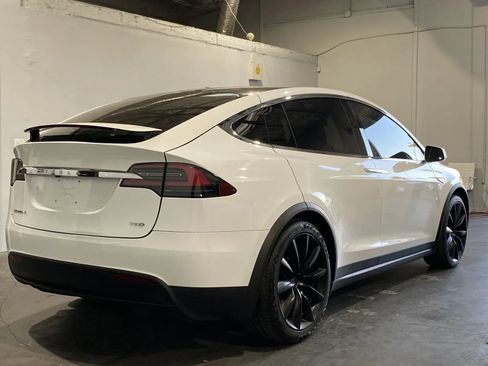 Used 2016 Tesla Model X 75D image 4