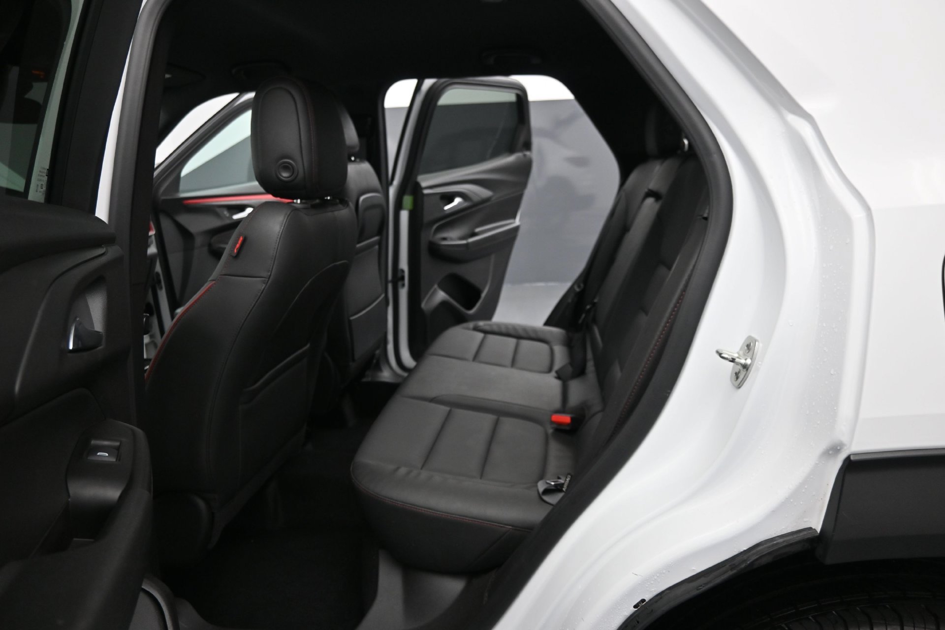 Used 2024 Chevrolet TrailBlazer RS w/ Convenience Package AWD/4WD image 17