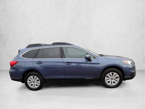 Used 2017 Subaru Outback 2.5i Premium image 5