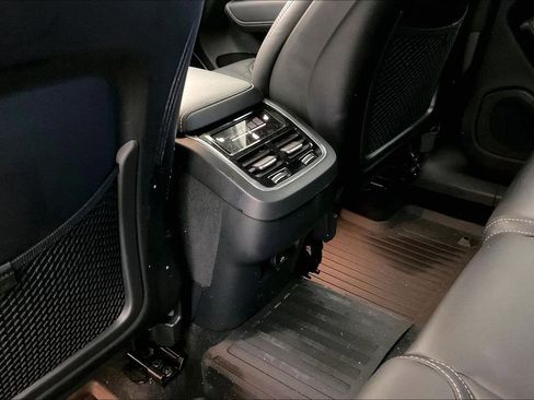 Used 2023 Volvo XC60 B5 Ultimate w/ Climate Package image 32