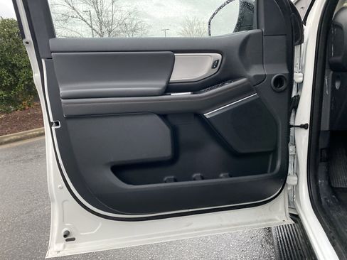 Used 2025 Ford Expedition Active image 20