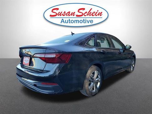 Used 2023 Volkswagen Jetta SE image 20