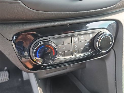 Used 2022 Buick Encore GX Preferred w/ Cold Weather Comfort Package image 16