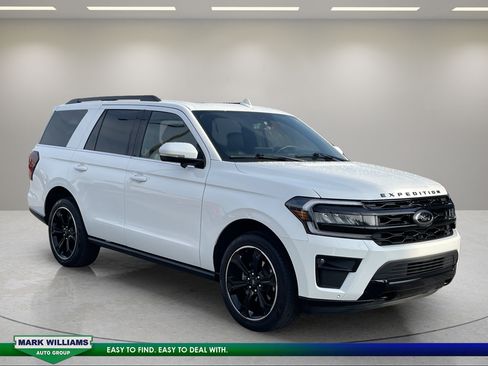 Used 2024 Ford Expedition Limited AWD/4WD image 1