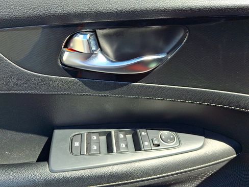 Used 2021 Kia Forte GT-Line image 11