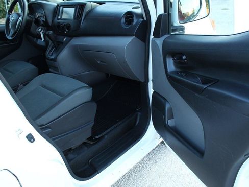 Used 2020 Nissan NV200 SV w/ Sliding Glass Door Package FWD image 15