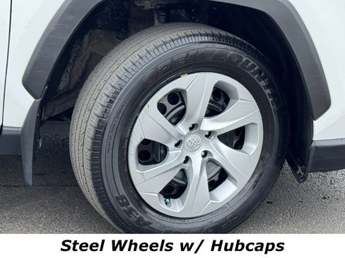 Used 2021 Toyota RAV4 LE image 14