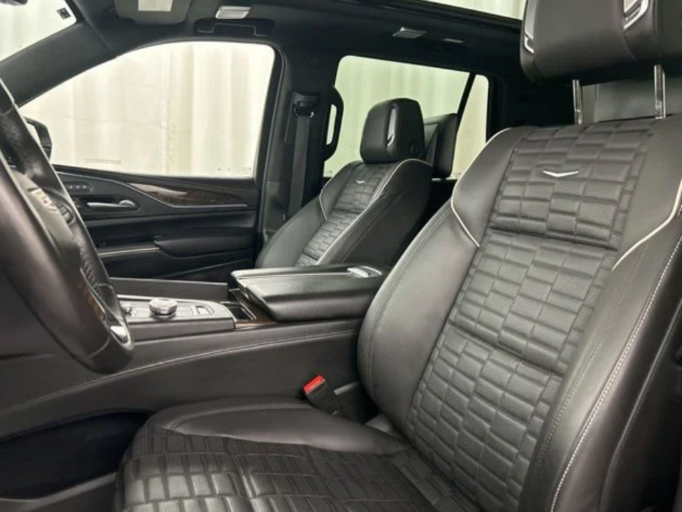Used 2024 Cadillac Escalade Sport w/ Touring Package AWD/4WD image 3