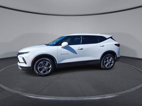 Used 2025 Chevrolet Blazer LT AWD/4WD image 4