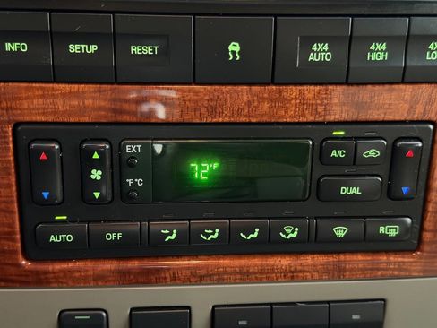 Used 2007 Ford Explorer Eddie Bauer image 25