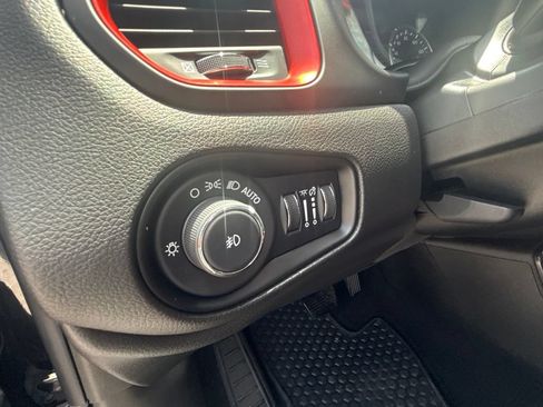 Used 2022 Jeep Renegade Trailhawk w/ Trailer Tow Group AWD/4WD image 15