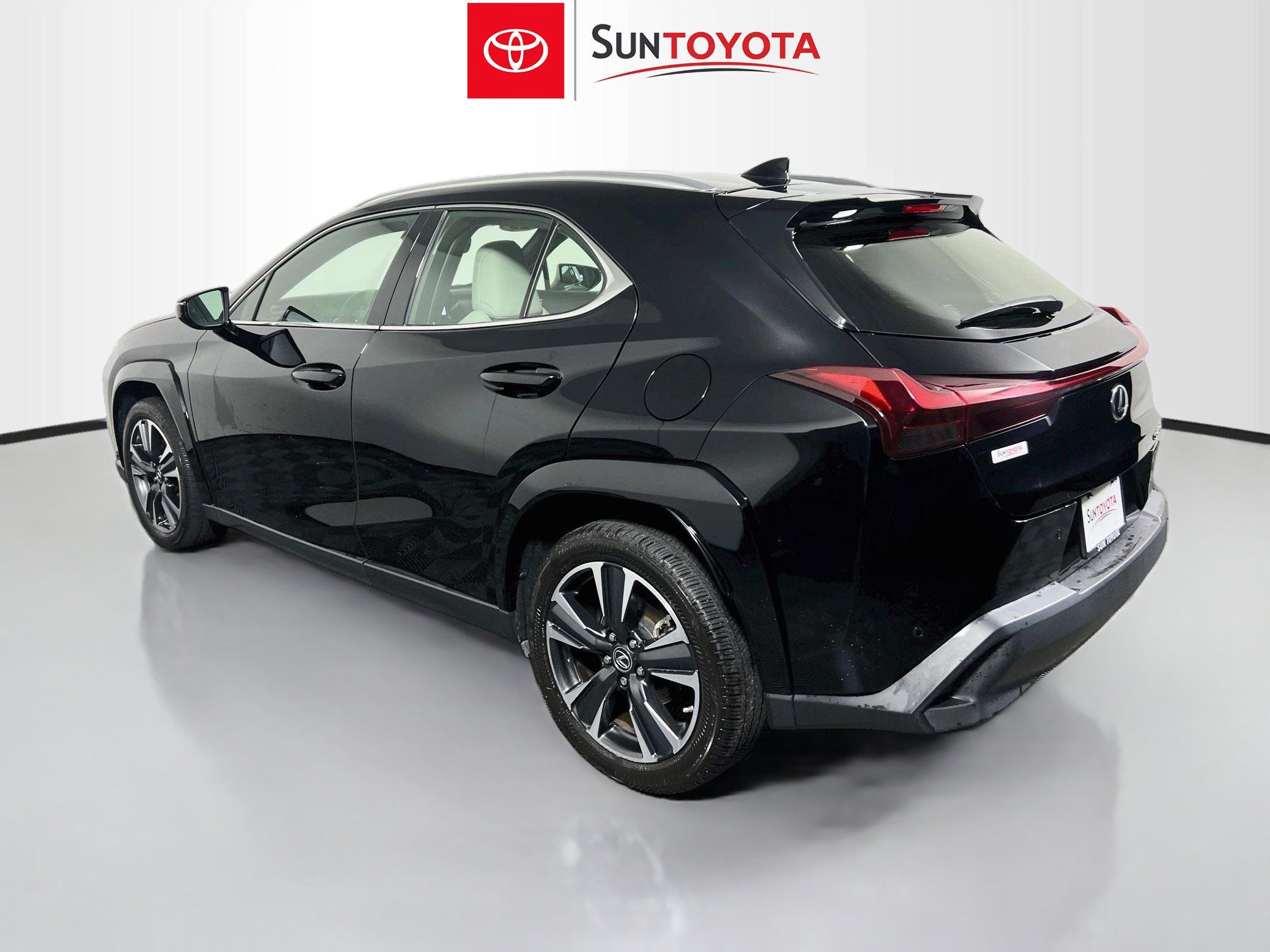 Used 2023 Lexus UX 250h FWD w/ Accessory Package (Z1) image 6