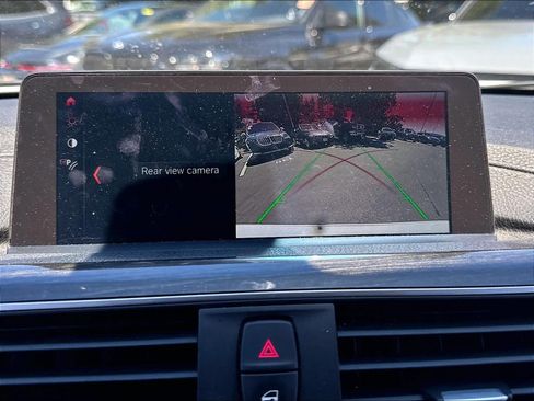 Used 2018 BMW 330i Sedan w/ Convenience Package RWD image 16