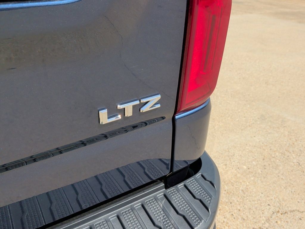 Used 2022 Chevrolet Silverado 1500 LTZ AWD/4WD image 49