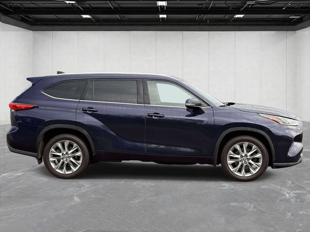 Used 2023 Toyota Highlander Limited AWD/4WD image 4