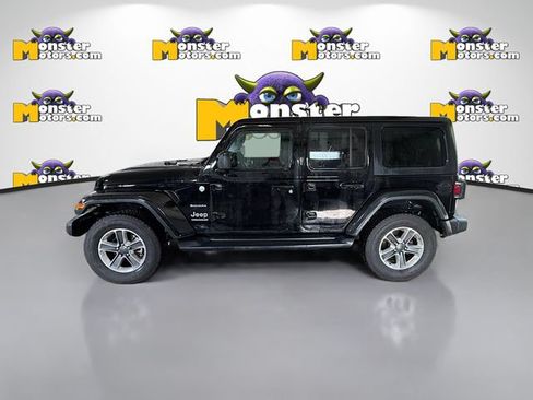 Used 2023 Jeep Wrangler Unlimited Sahara w/ Cold Weather Group AWD/4WD image 7