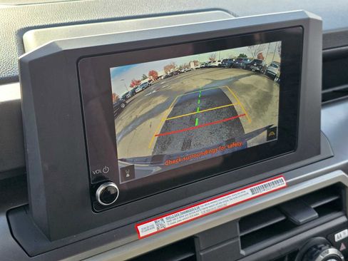 Certified 2025 Toyota Tacoma SR5 image 33