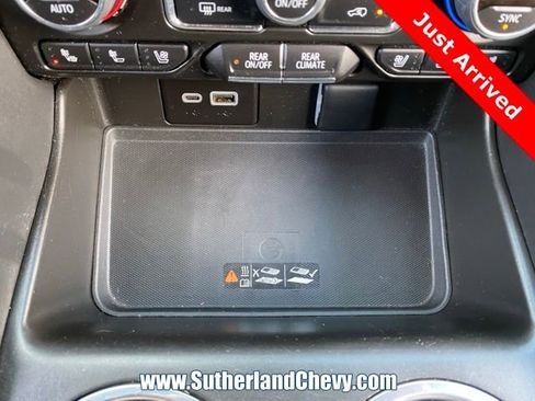 Used 2023 Chevrolet Suburban Premier AWD/4WD image 37
