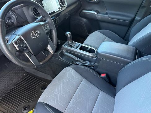 Used 2023 Toyota Tacoma TRD Off-Road w/ Advanced Technology Package AWD/4WD image 5