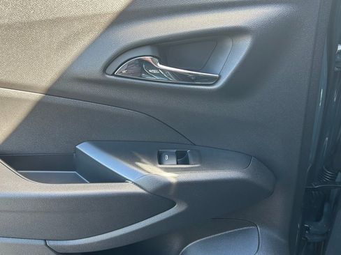 New 2025 Chevrolet Trax LT w/ LT Convenience Package image 17