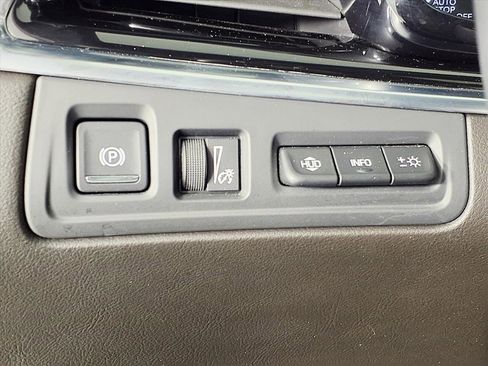 Certified 2023 Cadillac XT6 Premium Luxury w/ Technology Package image 25