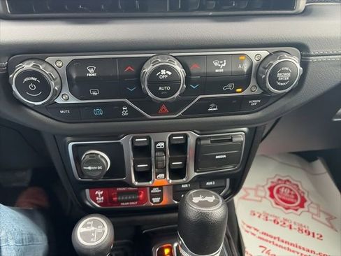 Used 2024 Jeep Wrangler Unlimited Rubicon 4xe image 23