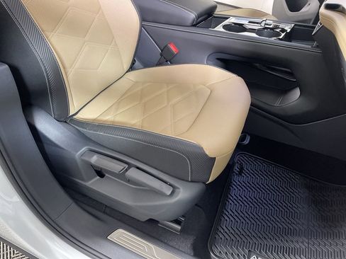 New 2026 Volkswagen Atlas Cross Sport SE image 23