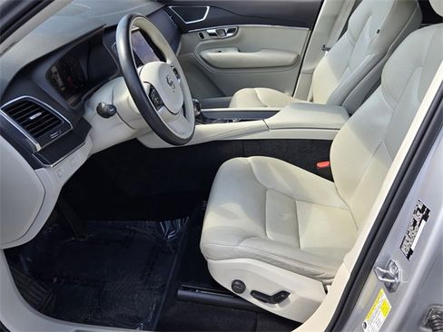 Used 2020 Volvo XC90 T6 Momentum image 10