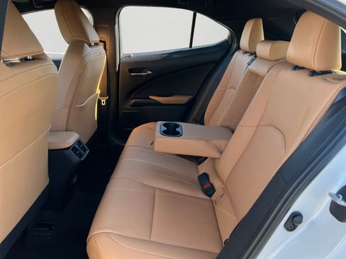 Certified 2025 Lexus UX 300h 300h Premium image 10