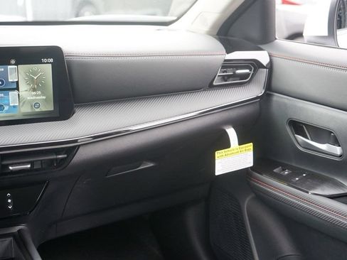Used 2025 Nissan Kicks SR AWD/4WD image 23