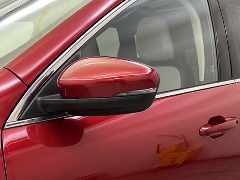 Used 2020 Ford Escape Titanium image 28