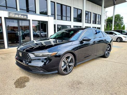 Used 2025 Honda Accord Sport image 25