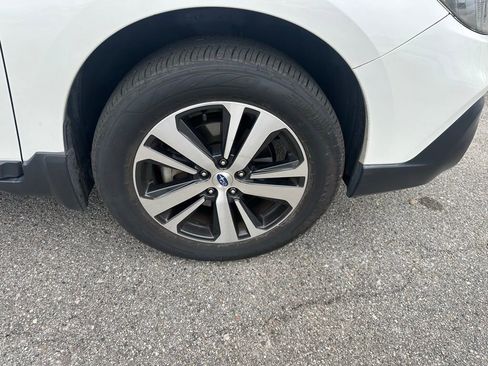 Used 2019 Subaru Outback 3.6R Limited w/ Popular Package #2 image 4