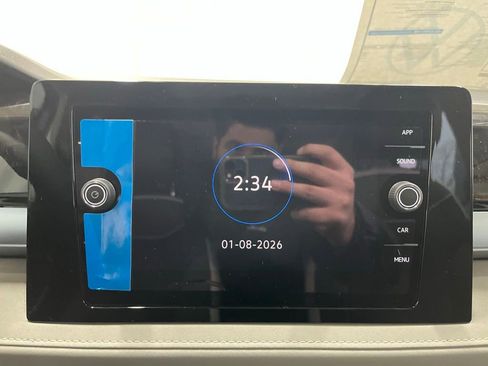 New 2026 Volkswagen Taos SE image 17