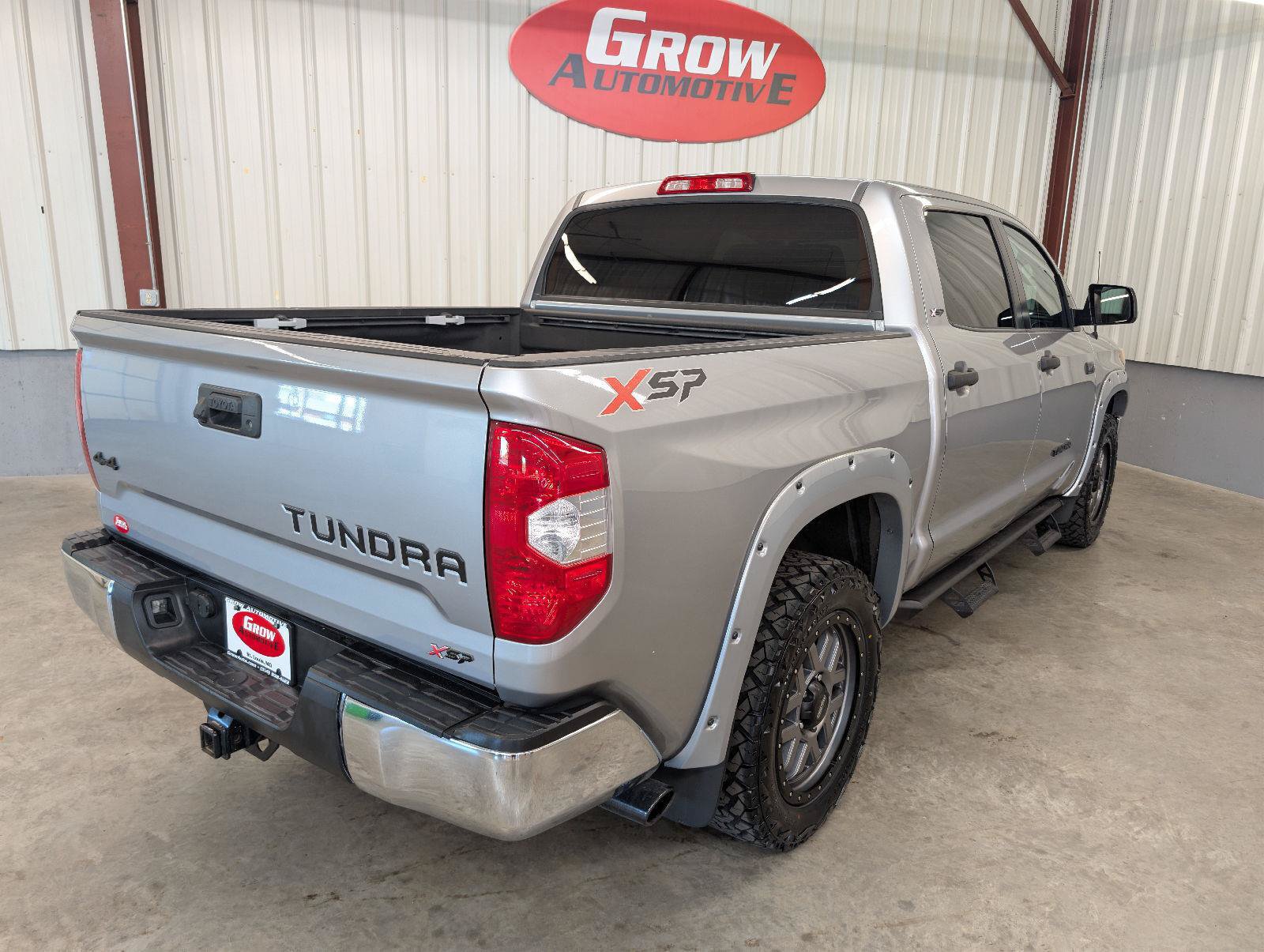 Used 2018 Toyota Tundra SR5 w/ SR5 Upgrade Package AWD/4WD image 9