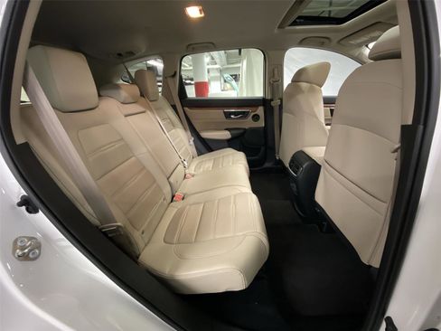 Used 2018 Honda CR-V Touring image 29