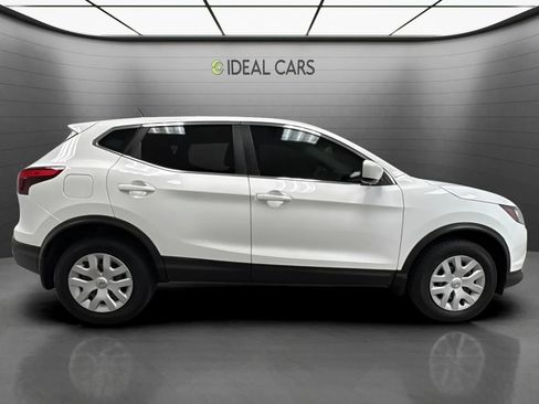 Used 2019 Nissan Rogue Sport S FWD image 4