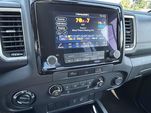 Used 2024 Nissan Frontier SV AWD/4WD image 21